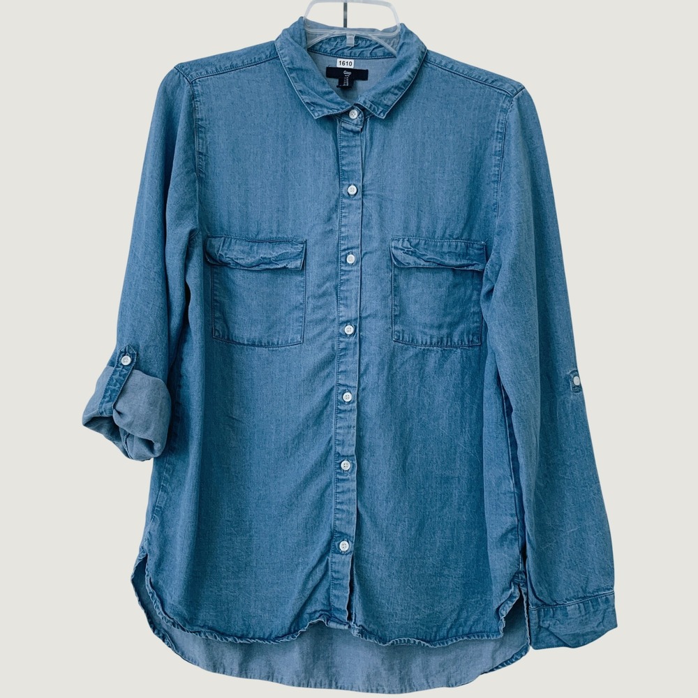 Gap Chambray Shirt Women M Light Indigo Button Up Roll Tab Sleeve Tencel Utility